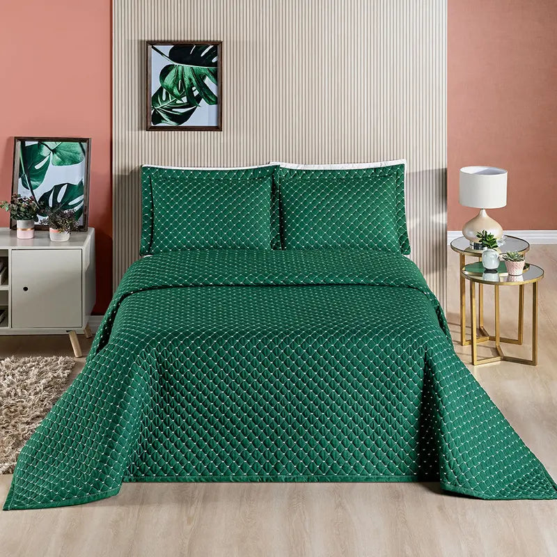 Cobre-Leito Ravena 3 Peças – Bordado Elegante & Toque Macio em Algodão